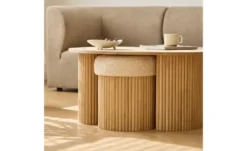 Couchtisch und 2 Hocker
