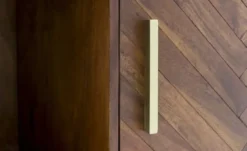 Highboard aus Massivholz Calatria